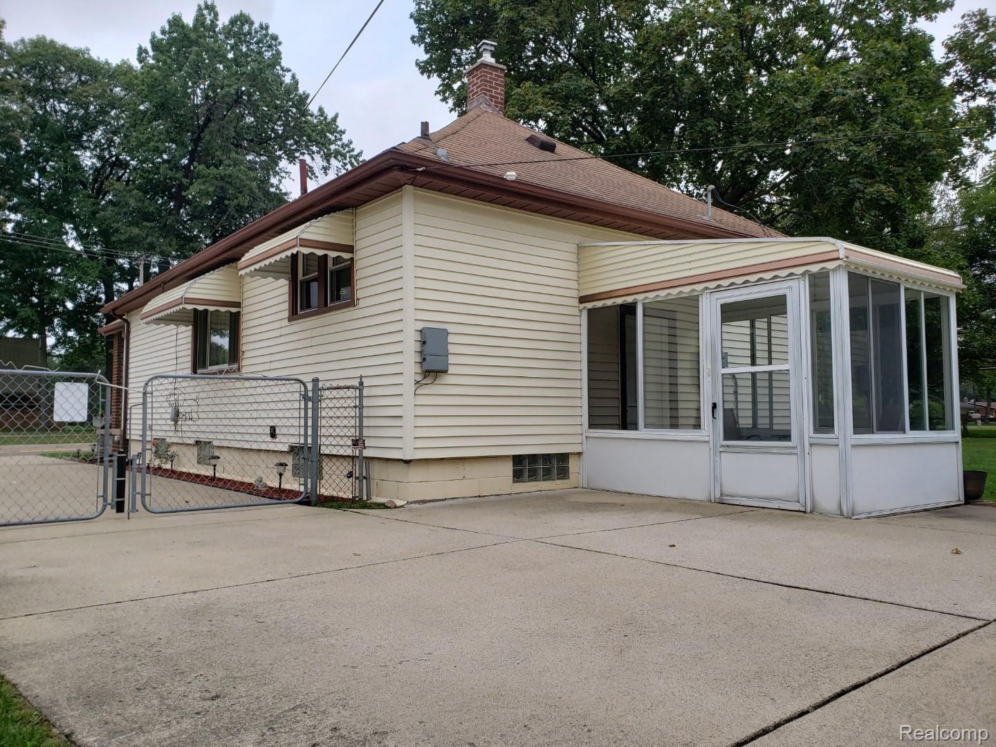 21706 Inkster Road Southfield, MI 48033 - Photo 29 of 34 03.jpg