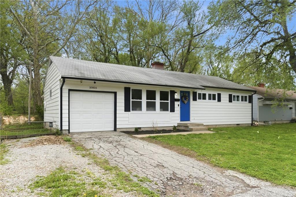 10803 Blue Ridge Boulevard Kansas City, MO 64134 - Photo 3 of 17