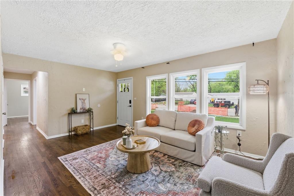 10803 Blue Ridge Boulevard Kansas City, MO 64134 - Photo 4 of 17