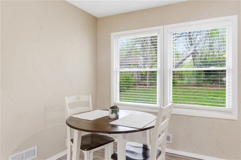 10803 Blue Ridge Boulevard Kansas City, MO 64134 - Photo 6 of 17