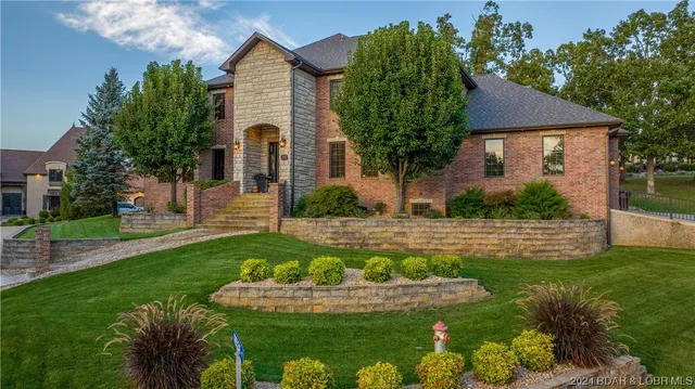 $999,900 | 5745 Tree Leaf Court, Osage Beach, MO 65065