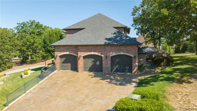 $999,900 | 5745 Tree Leaf Court, Osage Beach, MO 65065