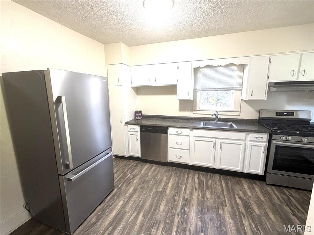 417 South 8th Street Belleville, IL 62220 - Photo 12 of 14