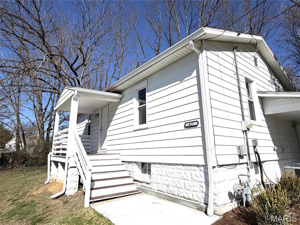 417 South 8th Street Belleville, IL 62220 - Photo 2 of 14