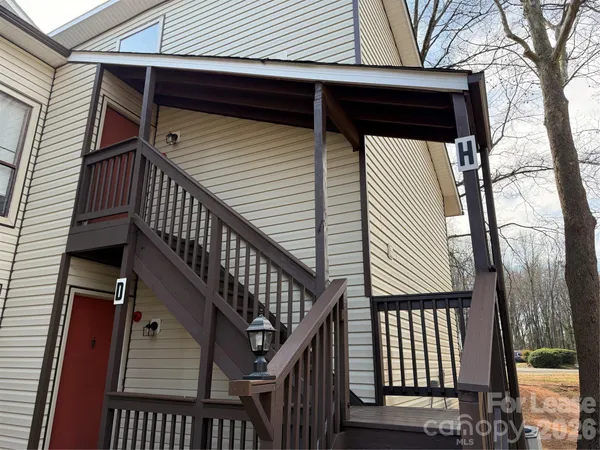 $1,450 | 4617 Sharon Chase Drive, Unit H, Charlotte, NC 28215