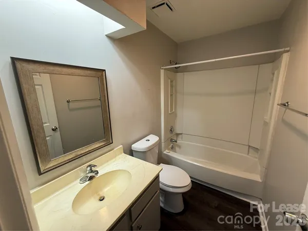 $1,450 | 4617 Sharon Chase Drive, Unit H, Charlotte, NC 28215