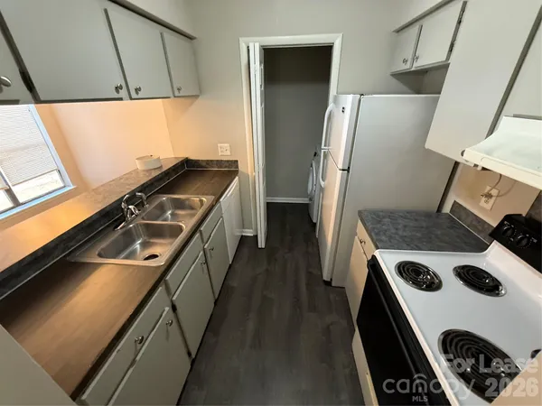 $1,450 | 4617 Sharon Chase Drive, Unit H, Charlotte, NC 28215