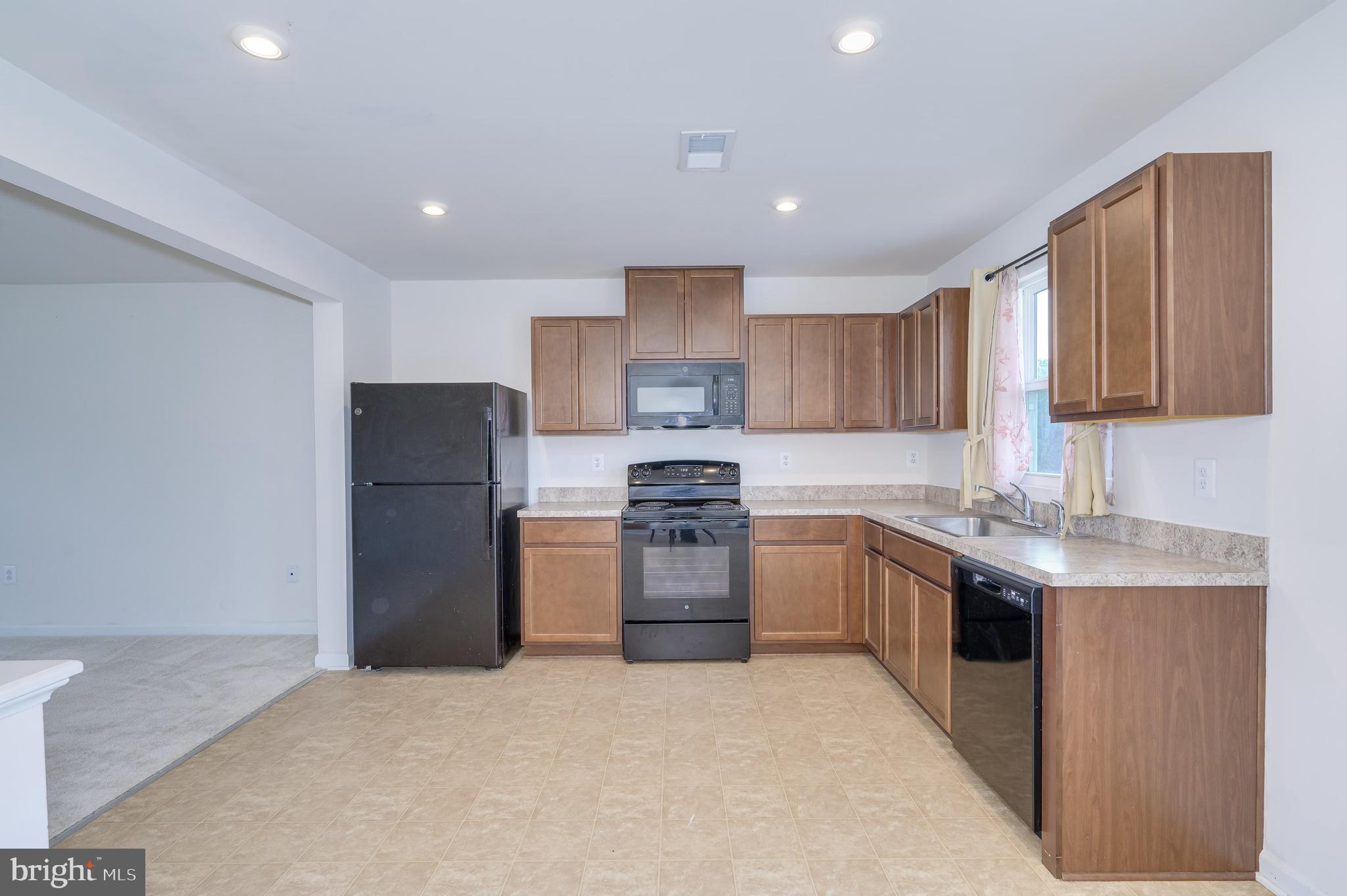 387 Bait Road Inwood, WV 25428 - Photo 12 of 41 Spacious kitchen