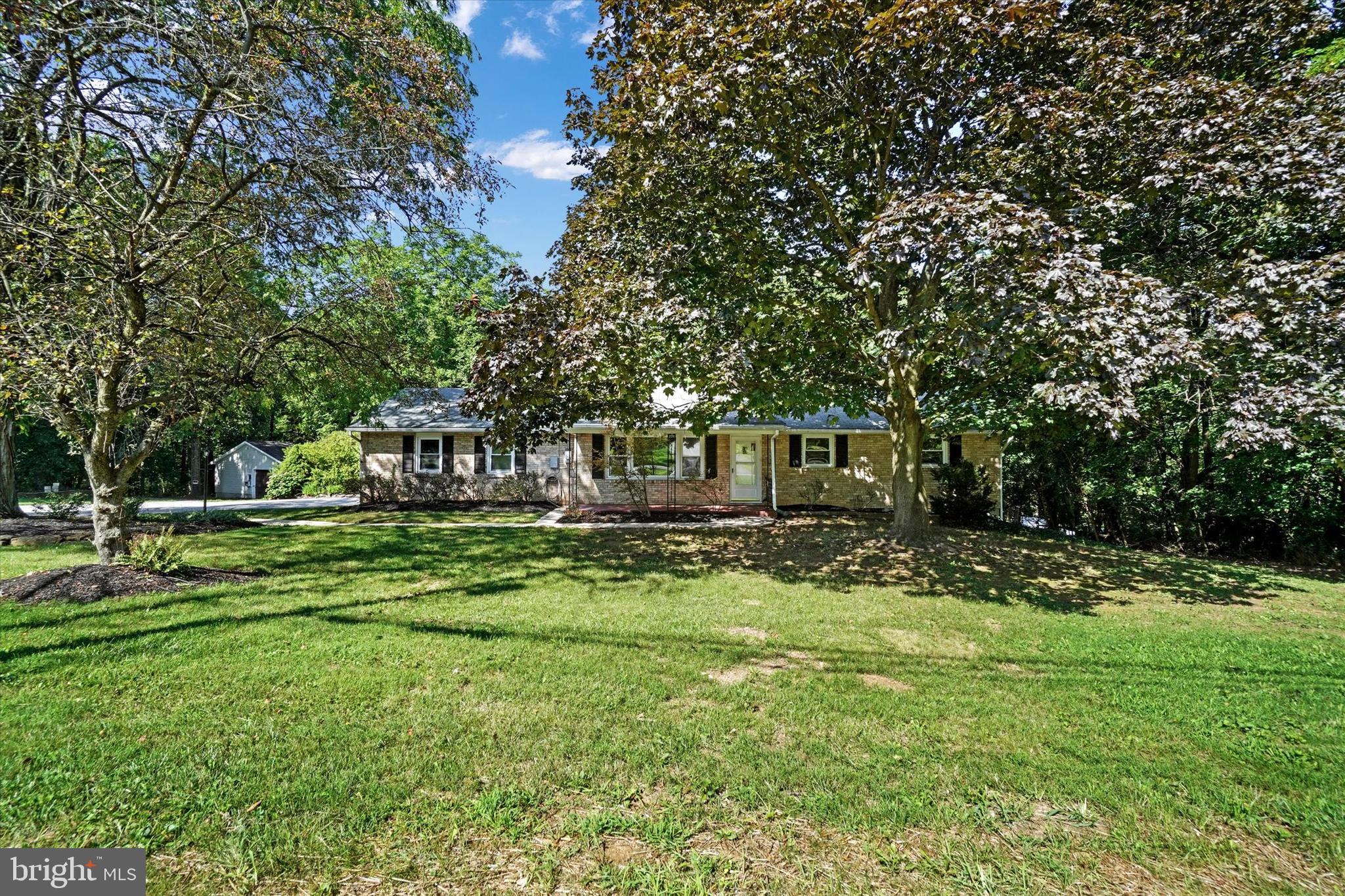 950 Dietz Road York, PA 17402 - Photo 1 of 28 4BR, 2.5BA, 2.5 Acres, Attached & Detached Garages
