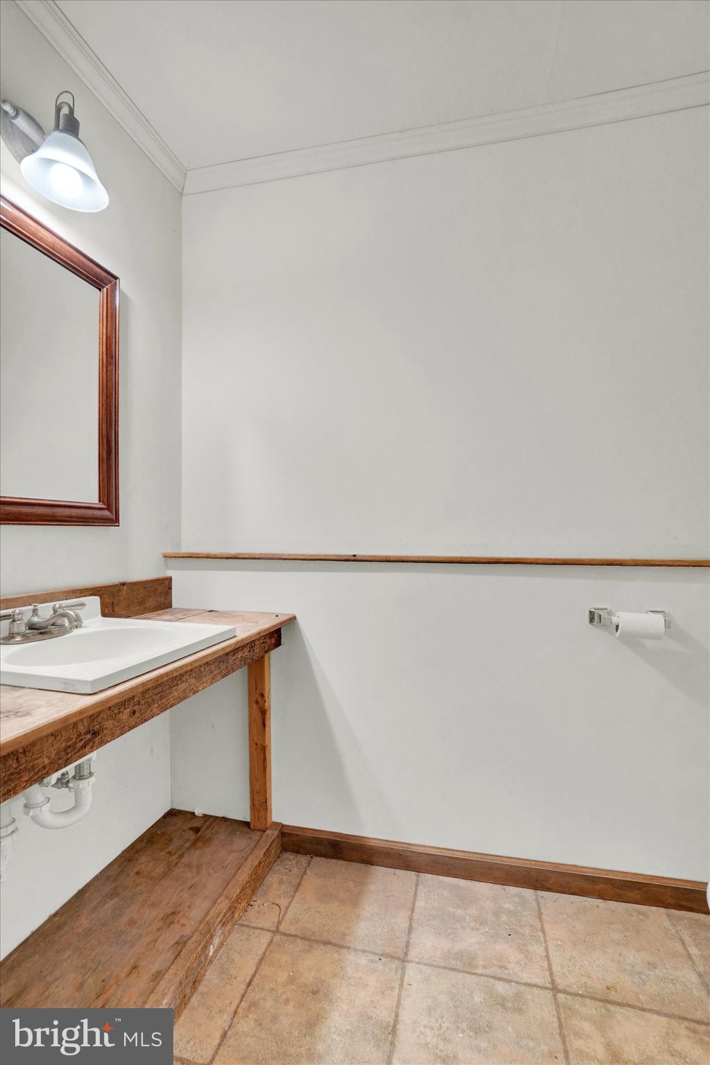 950 Dietz Road York, PA 17402 - Photo 21 of 28 Lower Level Powder Room