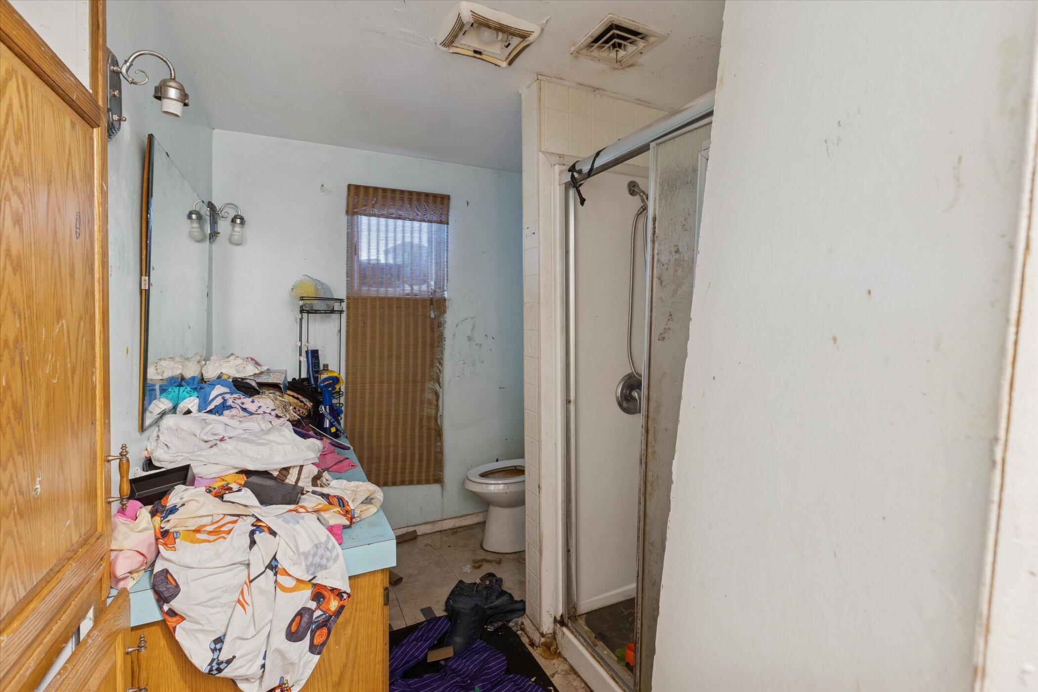 1961 South Lincoln Street Bay City, MI 48708 - Photo 9 of 10 16-1961 S Lincoln St-WindowStill-Photogr