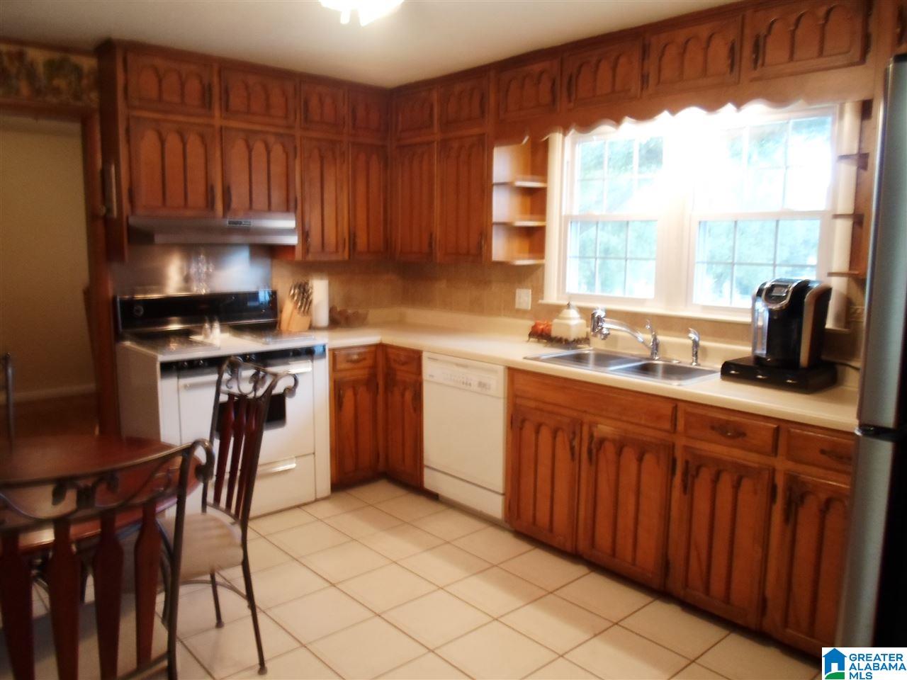 423 Hutto Hill Road Anniston, AL 36201 - Photo 3 of 38