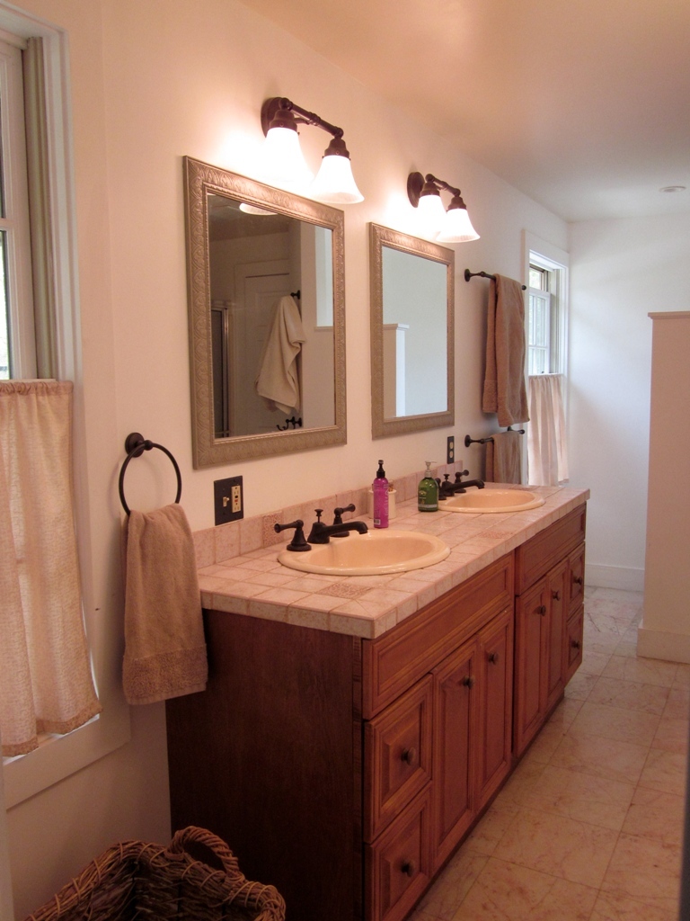2580 Mason Hill Road Pownal, VT 05261 - Photo 6 of 11 masterbath