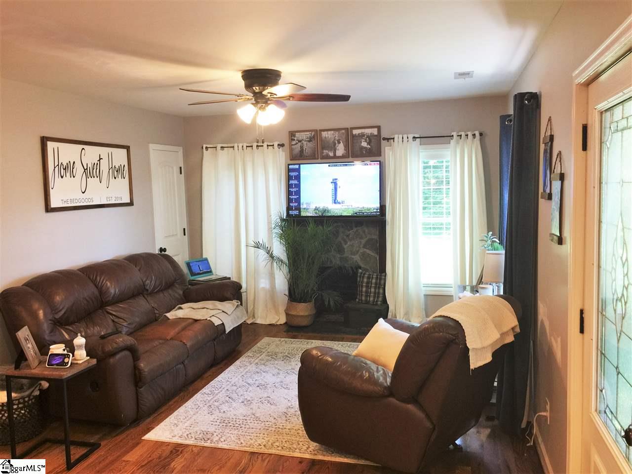 1143 Jameson Road Easley, SC 29640 - Photo 5 of 28