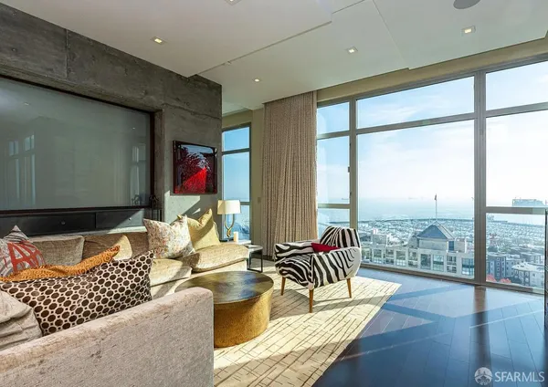 $9,475 | 219 Brannan Street, Unit 18K, San Francisco, CA 94107
