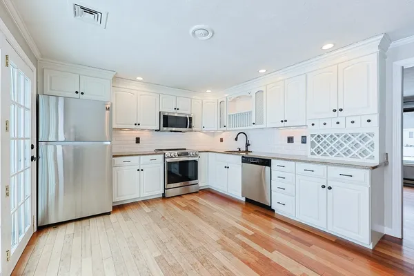 $3,500 | 835 Mt Hope Street, Unit 40, North Attleboro, MA 02760