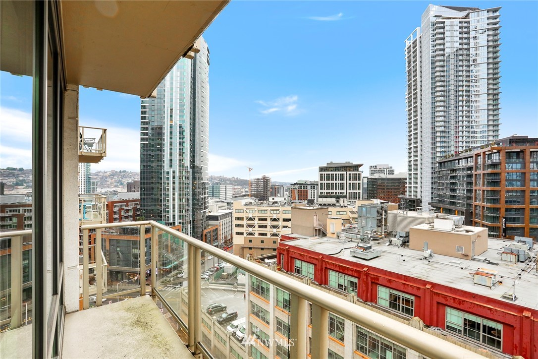 910 Lenora Street, Unit S1203 Seattle, WA 98121 - Photo 14 of 39 a view of balcony with city view
