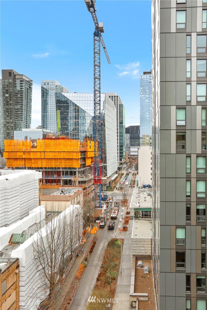 910 Lenora Street, Unit S1203 Seattle, WA 98121 - Photo 17 of 39 a view of balcony with city view