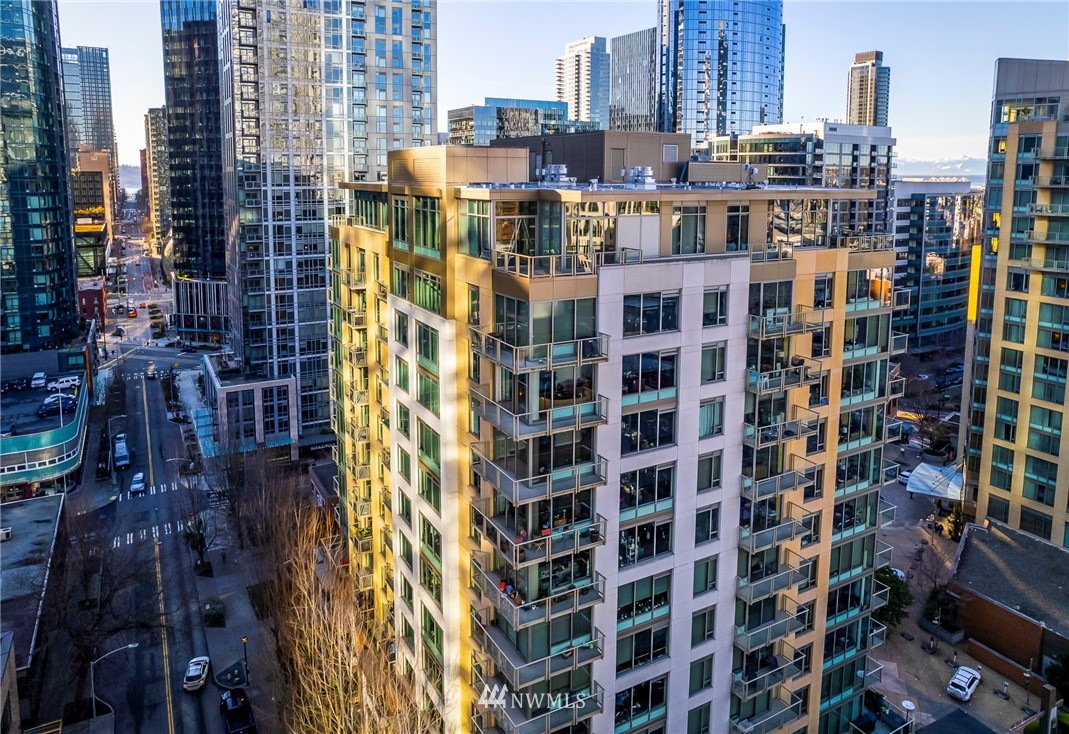 910 Lenora Street, Unit S1203 Seattle, WA 98121 - Photo 37 of 39 a view of a city with tall buildings