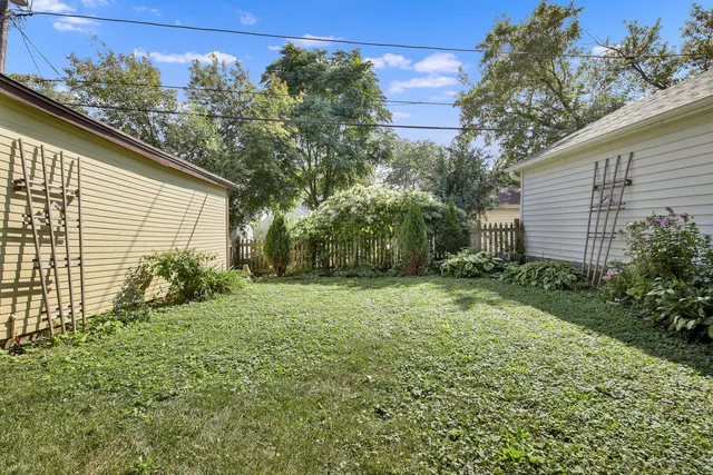 $479,300 | 1913 East Beverly Road, Shorewood, WI 53211