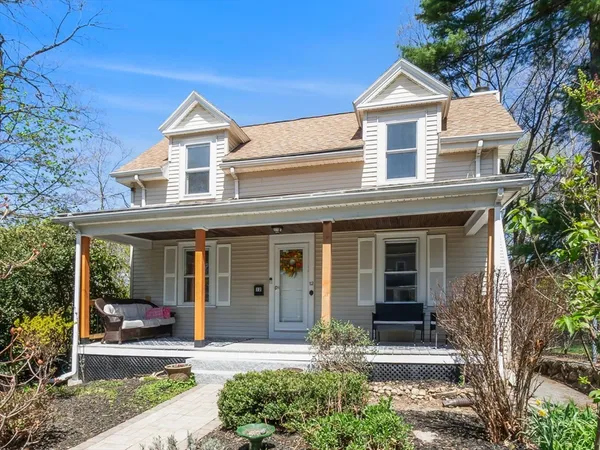$849,000 | 12 Broadway, Stoneham, MA 02180