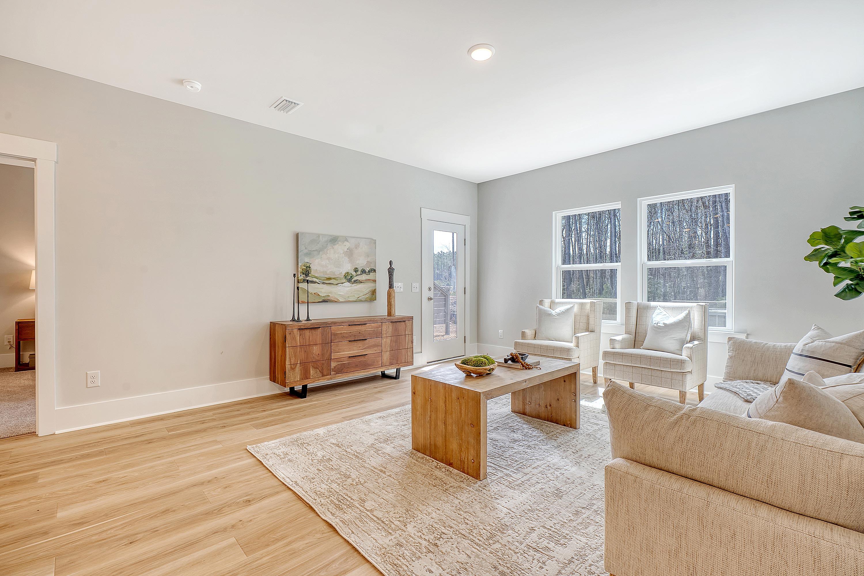 978 Dusk Drive Summerville, SC 29486 - Photo 12 of 39 large family room