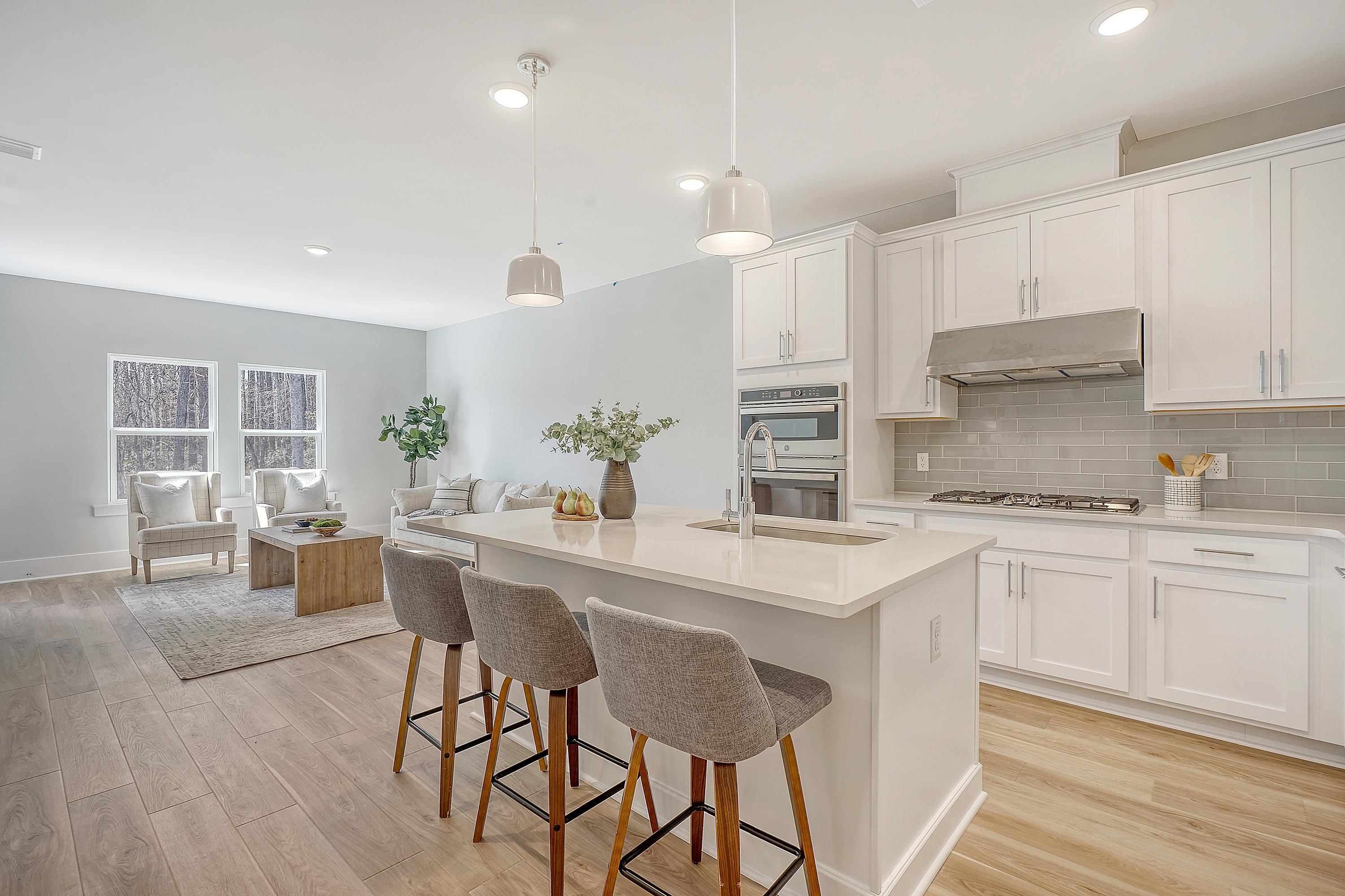 978 Dusk Drive Summerville, SC 29486 - Photo 4 of 39 spacious kitchen