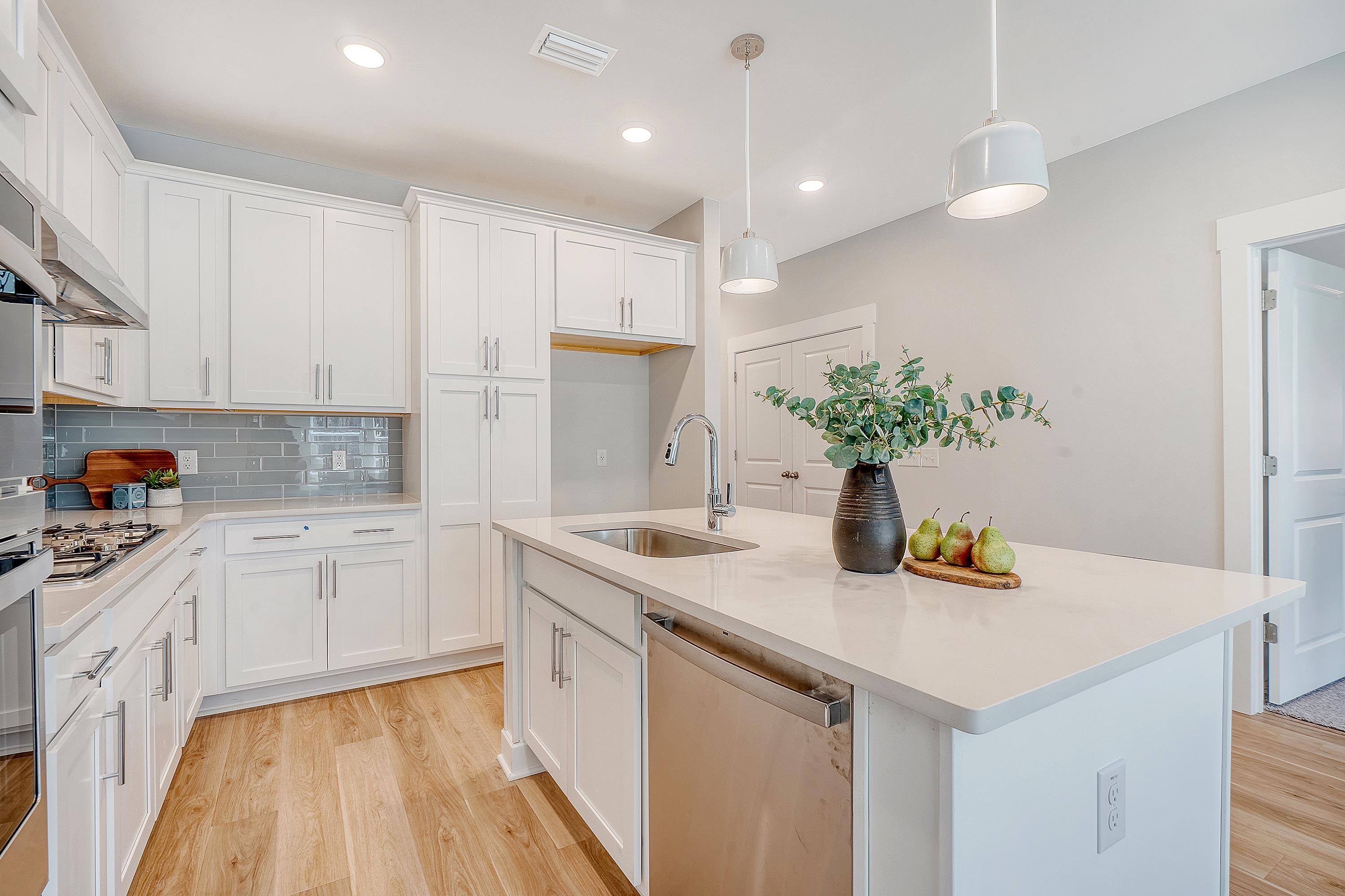 978 Dusk Drive Summerville, SC 29486 - Photo 6 of 39 counterspace