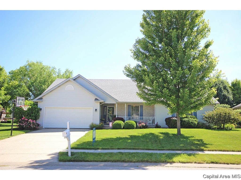 2104 Disar Drive Springfield, IL 62711 - Photo 1 of 28 Gallery Image 1