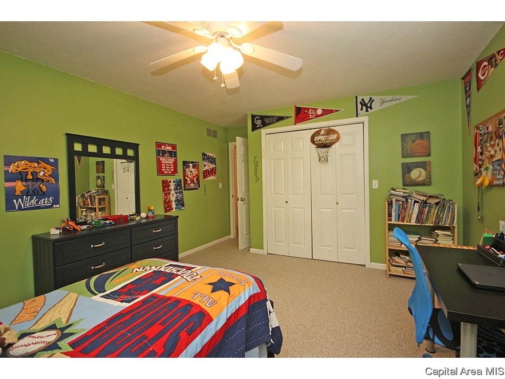 2104 Disar Drive Springfield, IL 62711 - Photo 15 of 28 Gallery Image 15