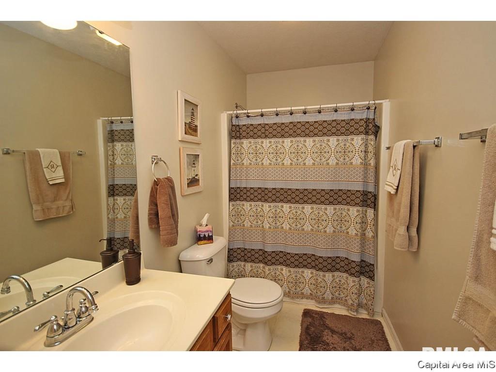 2104 Disar Drive Springfield, IL 62711 - Photo 17 of 28 Gallery Image 17