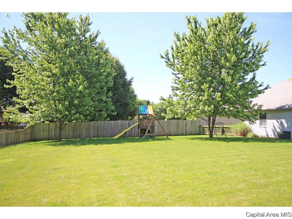 2104 Disar Drive Springfield, IL 62711 - Photo 27 of 28 Gallery Image 27