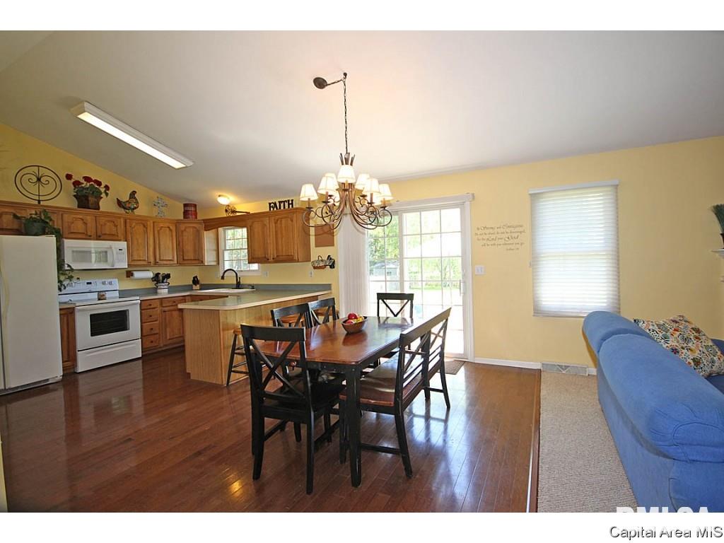 2104 Disar Drive Springfield, IL 62711 - Photo 5 of 28 Gallery Image 5