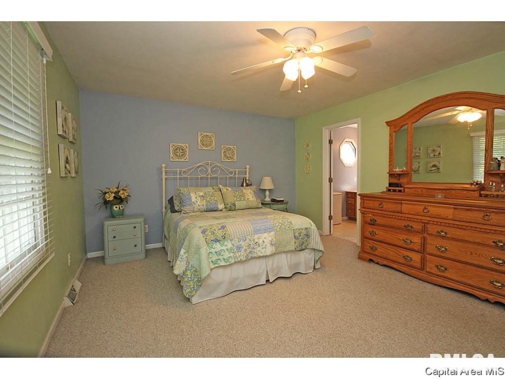 2104 Disar Drive Springfield, IL 62711 - Photo 10 of 28 Gallery Image 10