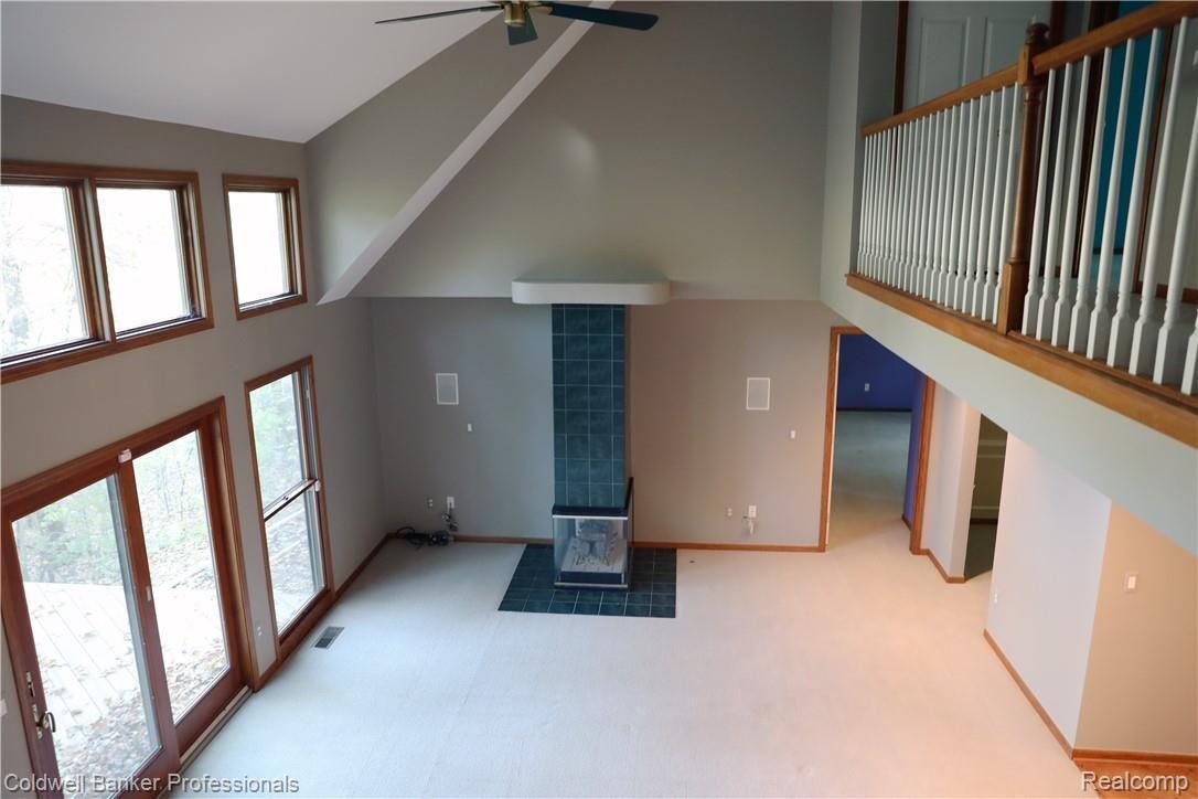 9840 Norman Road Clarkston, MI 48348 - Photo 23 of 45 View of great room from stairway.