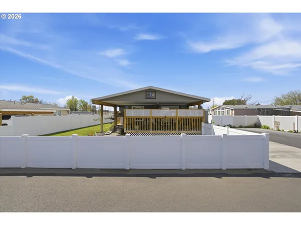 $279,900 | 1889 Northeast 2nd Place, Hermiston, OR 97838