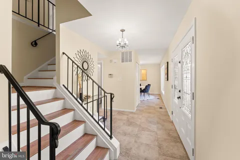 $1,285,000 | 9719 Cinnamon Creek Drive, Vienna, VA 22182