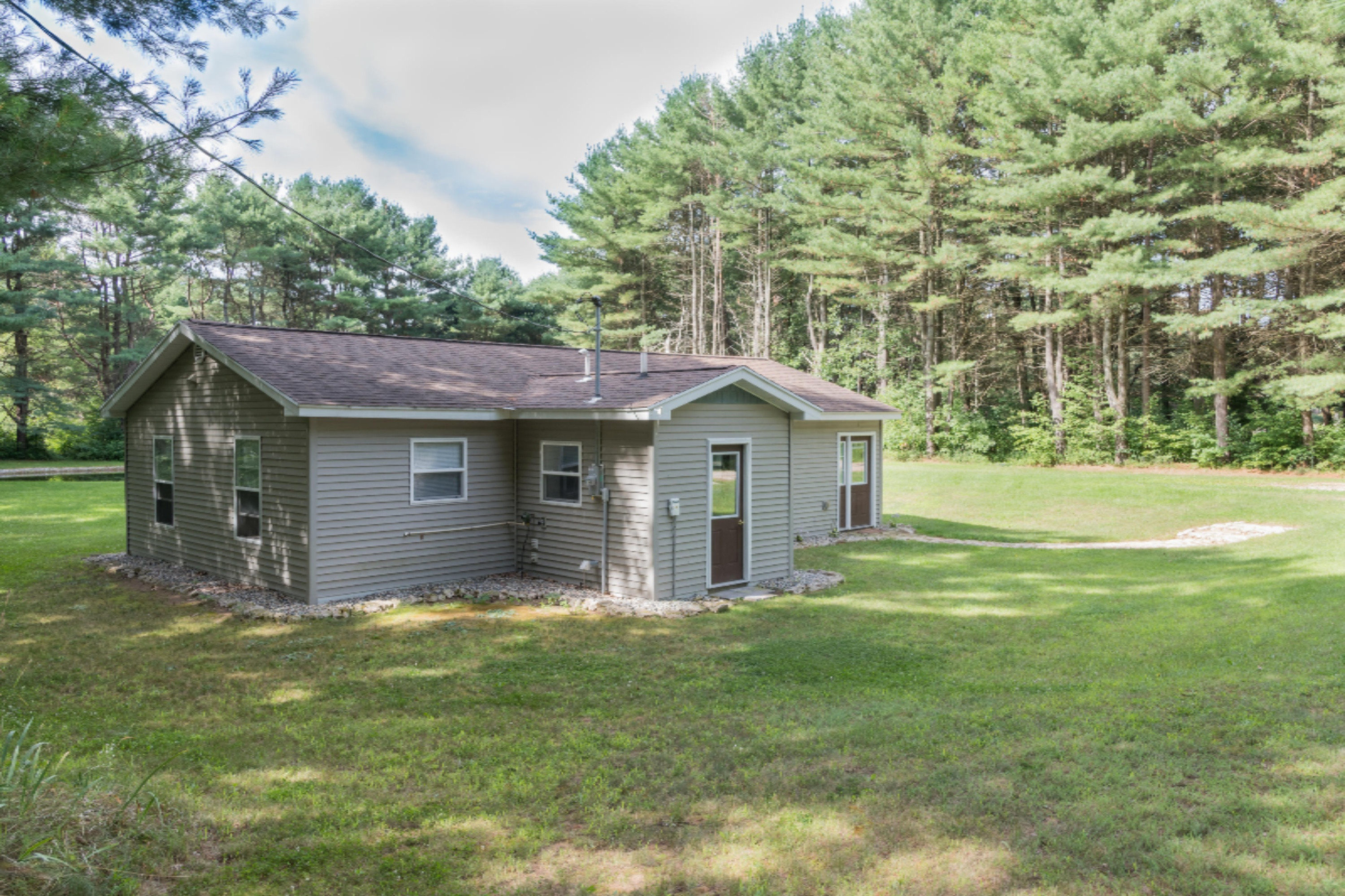 9800 North Bailey Road Howard City, MI 49329 - Photo 3 of 36 Front