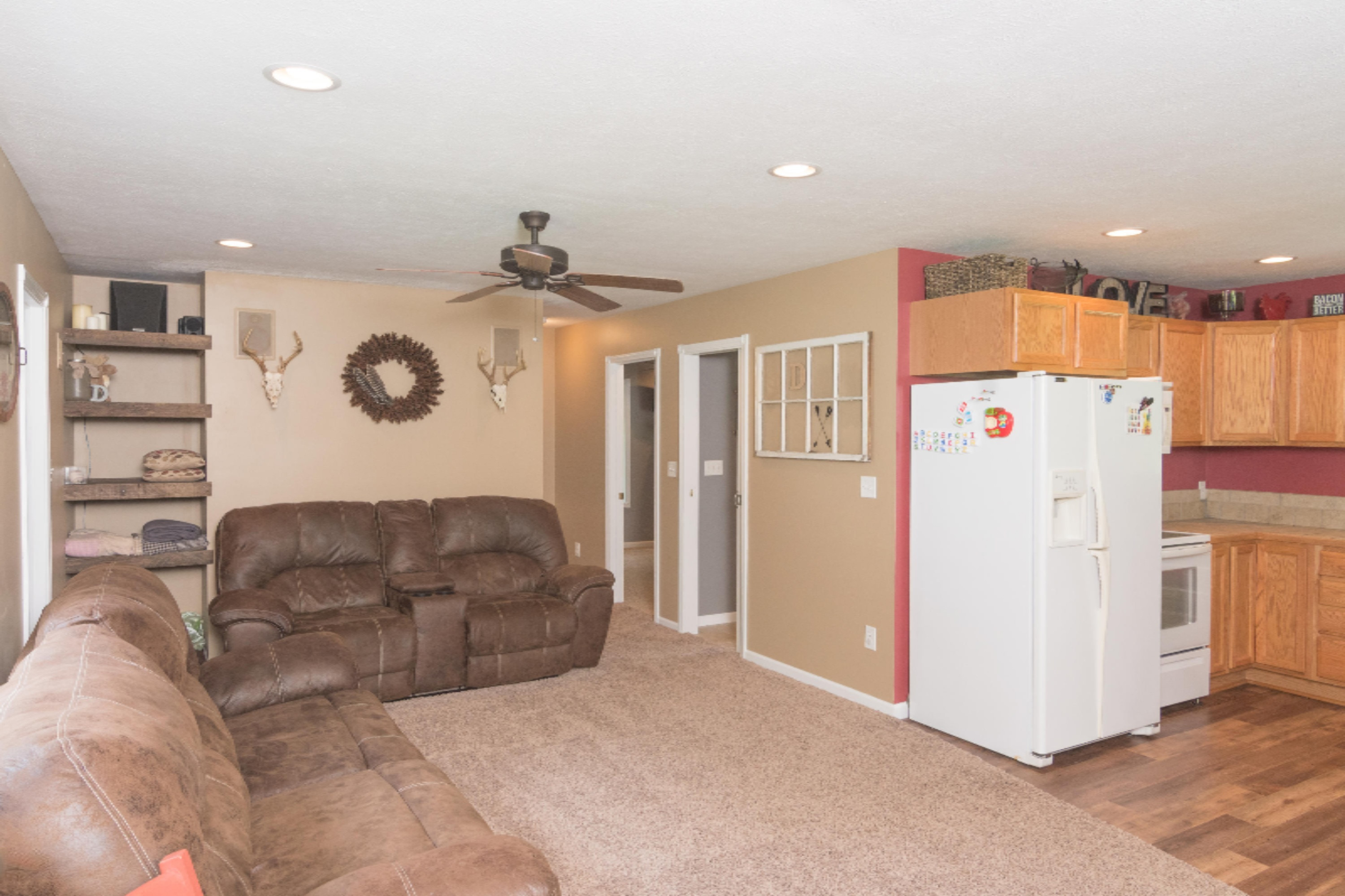 9800 North Bailey Road Howard City, MI 49329 - Photo 10 of 36 Living Room