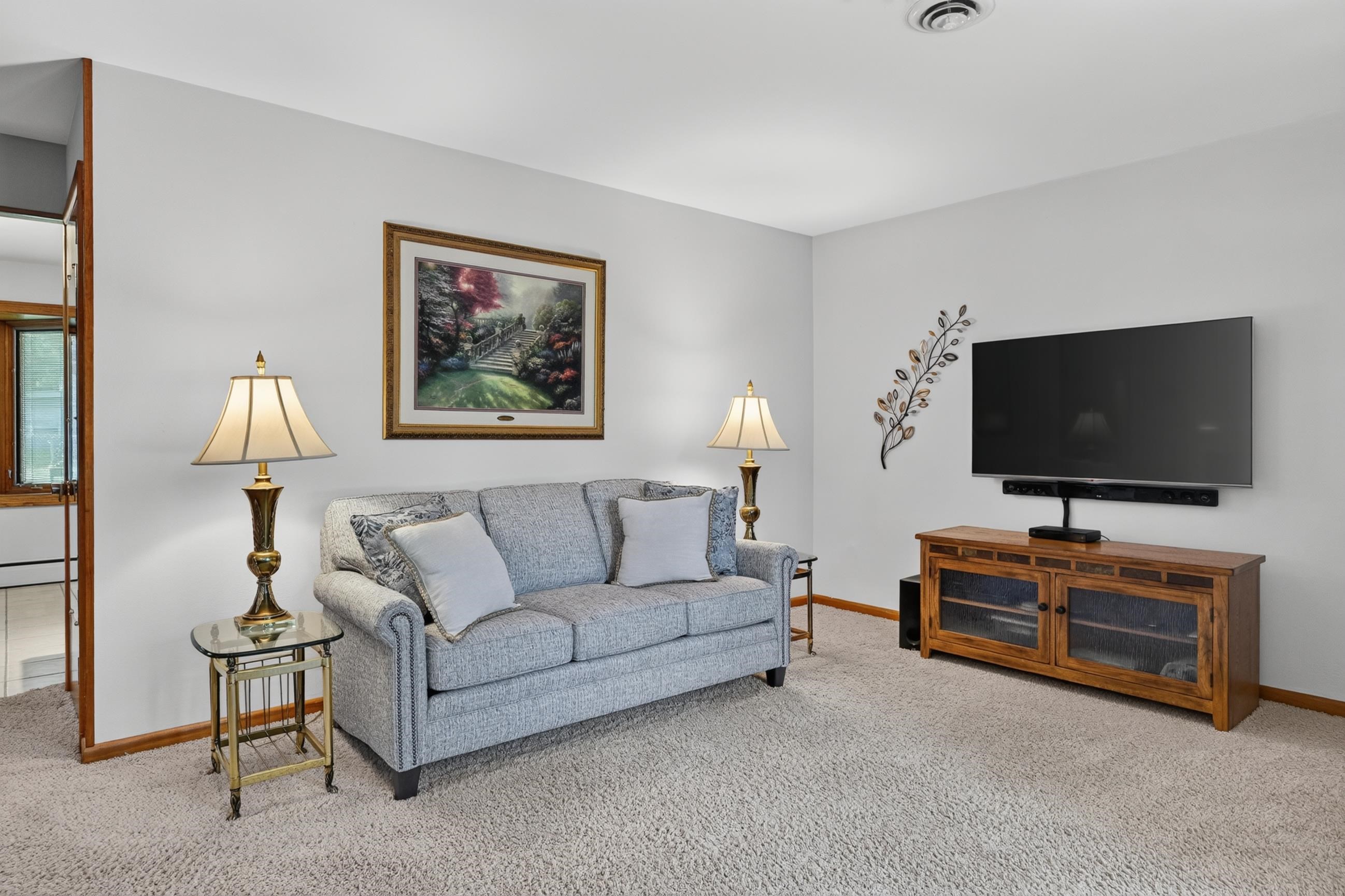 1610 Homberg Lane Madison, WI 53716 - Photo 8 of 46