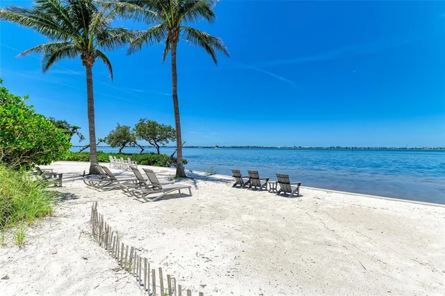 $899,000 | 229 Sapphire Lake Drive, Unit 101, Bradenton, FL 34209