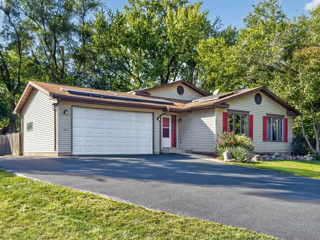 $339,900 | 2501 Birchwood Avenue, McHenry, IL 60051
