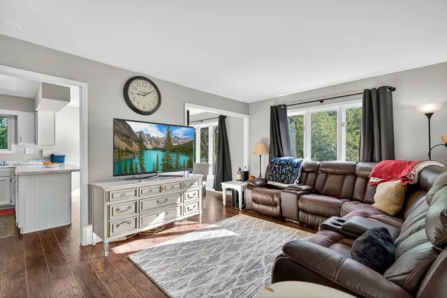 $339,900 | 2501 Birchwood Avenue, McHenry, IL 60051