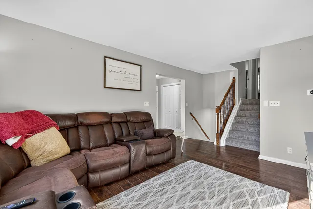 $339,900 | 2501 Birchwood Avenue, McHenry, IL 60051