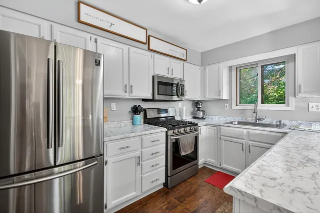 $339,900 | 2501 Birchwood Avenue, McHenry, IL 60051