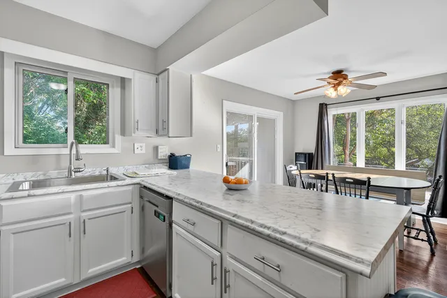 $339,900 | 2501 Birchwood Avenue, McHenry, IL 60051