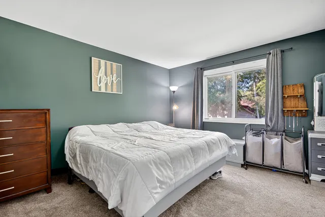 $339,900 | 2501 Birchwood Avenue, McHenry, IL 60051