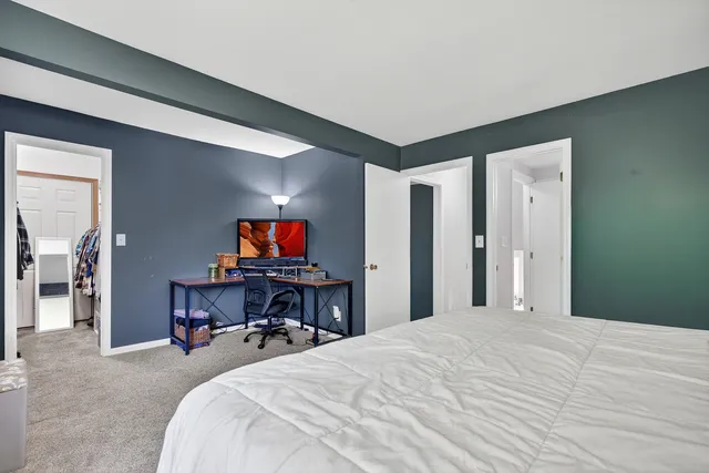 $339,900 | 2501 Birchwood Avenue, McHenry, IL 60051