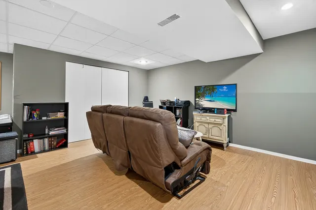 $339,900 | 2501 Birchwood Avenue, McHenry, IL 60051