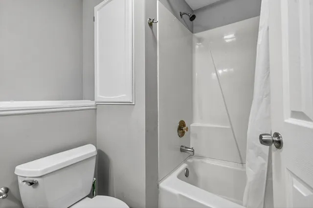 $339,900 | 2501 Birchwood Avenue, McHenry, IL 60051